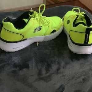 Men’s Skech Air Yellow size 11.5. Very good condition